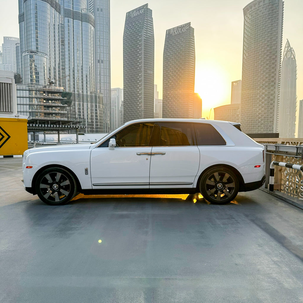 Rolls Royce Cullinan White Side View