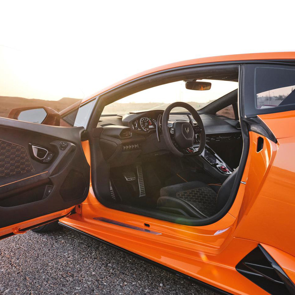 rent lamborghini huracan evo coupe Dubai